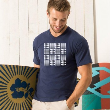 T-shirt scollo a V con grafica Terranova Newfy Prince of Wales