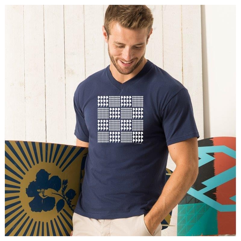 T-shirt scollo a V con grafica Terranova Newfy Prince of Wales T-shirt scollo a V con grafica Terranova Newfy Prince of Wales
