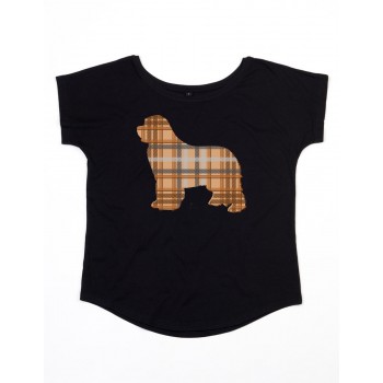 T-Shirt girocollo profondo da donna con grafica cane Terranova - Newfy Tartan
